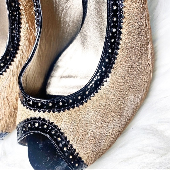 DIANE VON FURSTENBERG Calf Hair Patent Leather Peep Toe Heels, Size 7.5 - Picture 7 of 13